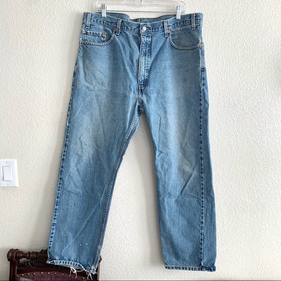 Vintage Levi’s 505 Light Wash Straight Leg Jeans - Picture 11 of 15